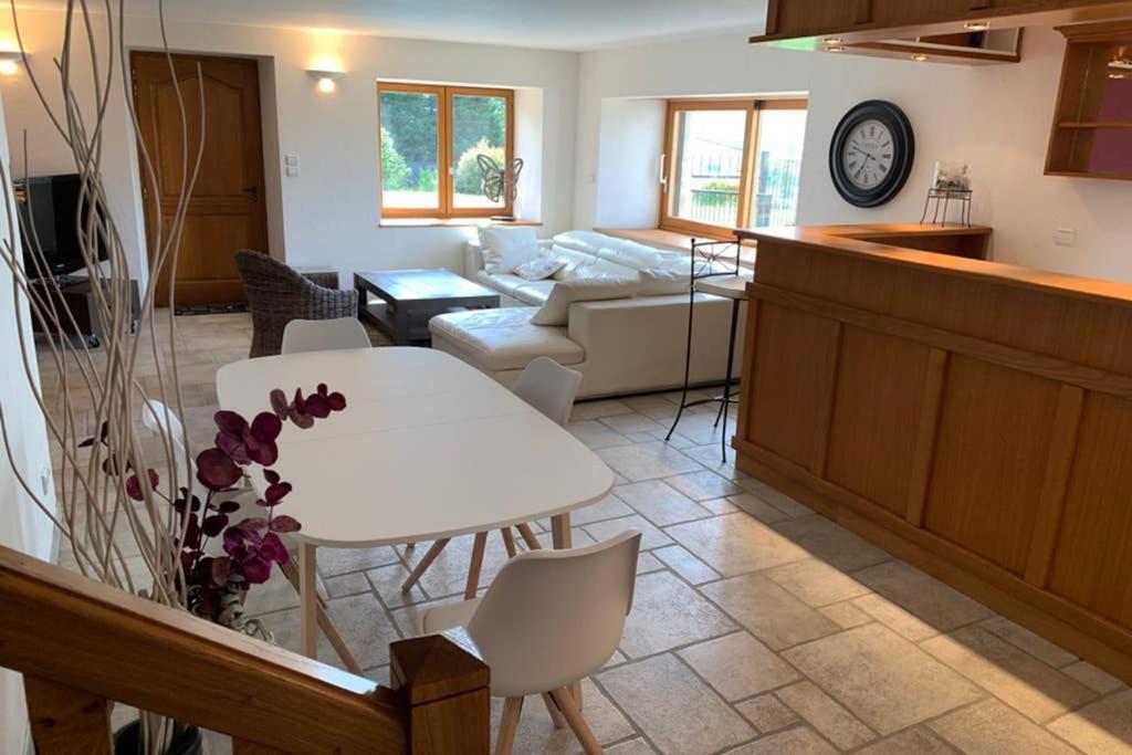 Domaine Des Pierres D Auvergne Flat Exterior photo
